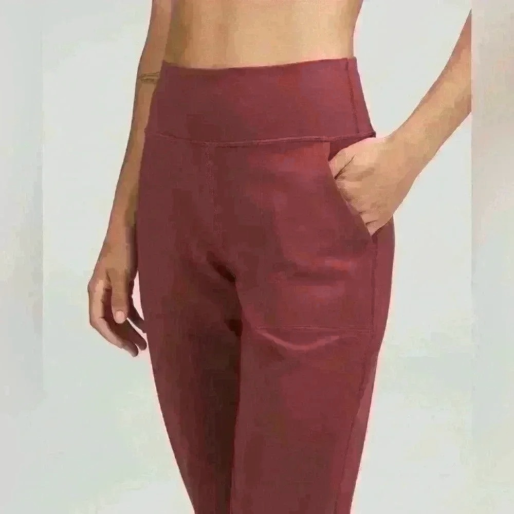 Lululemon Align High-Rise Cropped Jogger size 2
Mulled Wine - Picture 3 of 13